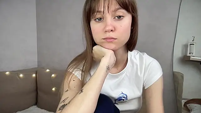 JulietSensation online show from October 2, 2025, 7:12 am