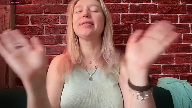 CitrusBlissss online show from November 11, 2025, 2:28 am