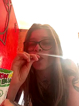 Snapshot of KoraSweett chatting on December 17, 2025, 6:35 pm KoraSweett online show from December 17, 2025, 6:35 pm