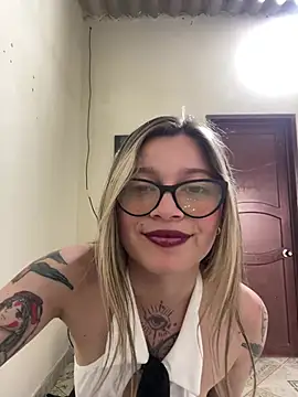 KoraSweett online show from March 5, 2026, 9:33 pm