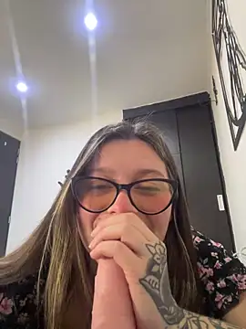 Snapshot of KoraSweett chatting on December 19, 2025, 7:49 pm KoraSweett online show from December 19, 2025, 7:49 pm