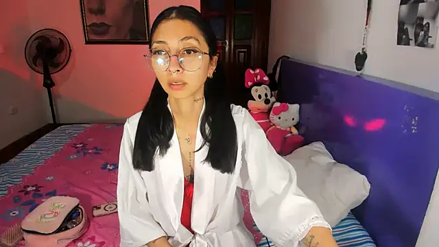 Snapshot of Anais_lux chatting on June 30, 2026, 12:10 am Anais lux online show from June 30, 2026, 12:10 am