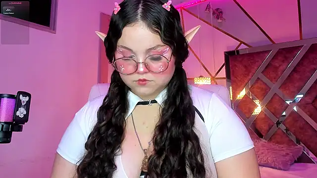 ShylySweet online show from February 26, 2026, 6:24 am