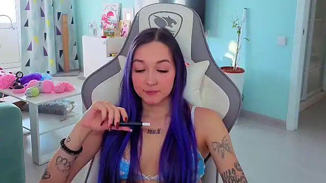 Snapshot of Im_suka chatting on March 2, 2026, 4:24 am Im suka online show from March 2, 2026, 4:24 am