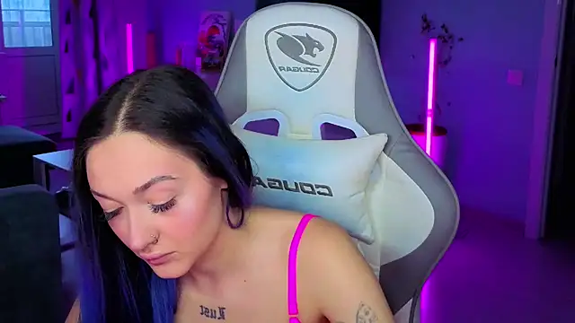 Snapshot of Im_suka chatting on February 19, 2026, 1:46 am Im suka online show from February 19, 2026, 1:46 am