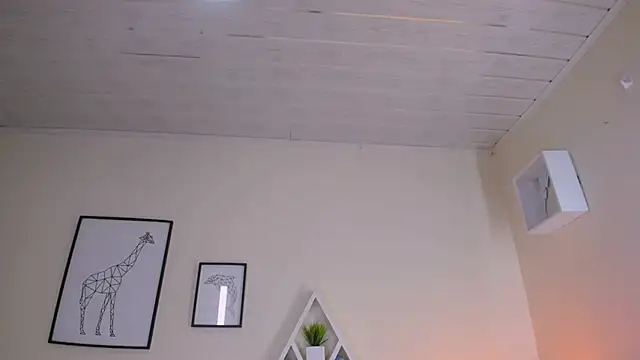 LusyKitty online show from November 7, 2025, 3:05 pm