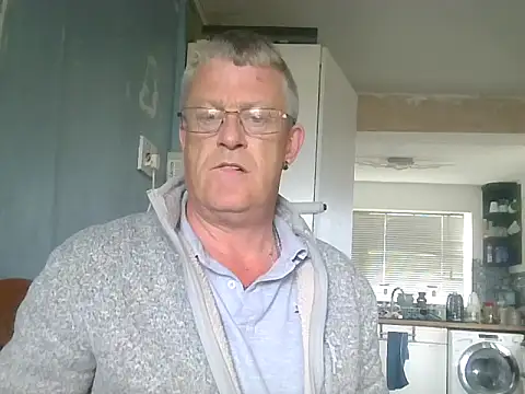 hefin18 online show from April 10, 2026, 11:39 am