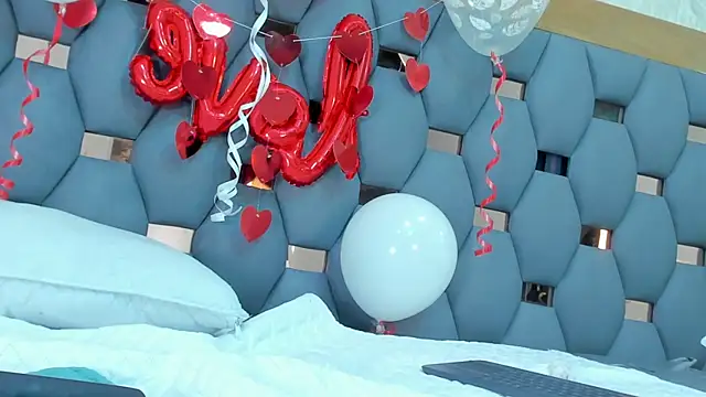 Snapshot of crystal_sm chatting on February 15, 2026, 7:51 am crystal sm online show from February 15, 2026, 7:51 am