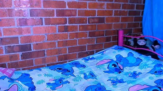 danaiisabella online show from November 9, 2025, 1:53 am