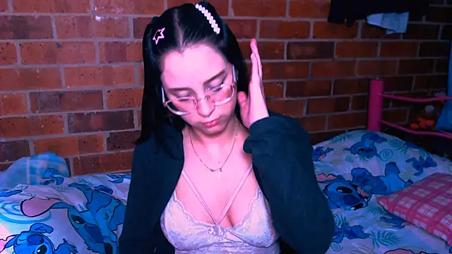 danaiisabella online show from November 6, 2025, 4:49 am