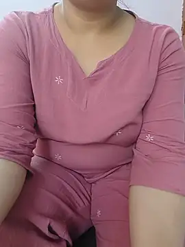 Snapshot of roshni_agrawal0 chatting on May 17, 2026, 6:57 am roshni agrawal0 online show from May 17, 2026, 6:57 am