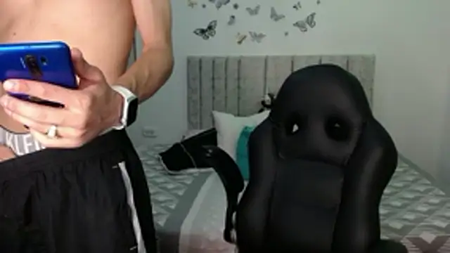 Ethanho0t online show from January 7, 2026, 9:03 am