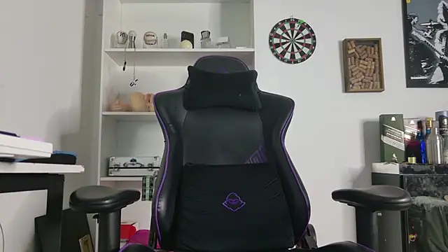 aaron nvk online show from February 24, 2026, 4:24 am