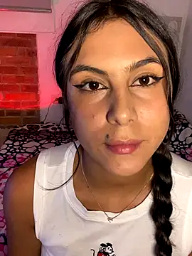 Sarahcutexoxox online show from October 10, 2025, 3:29 am