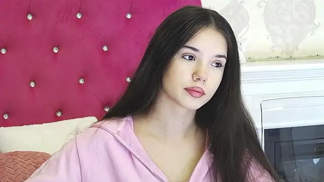 Snapshot of AlexisDevine chatting on February 1, 2026, 5:27 am AlexisDevine online show from February 1, 2026, 5:27 am