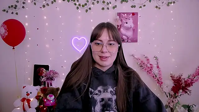 Amanda Bright  online show from April 6, 2026, 11:00 am