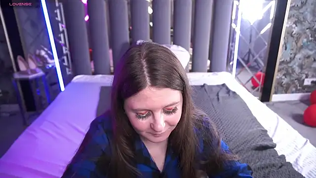 CraveeDoll online show from March 1, 2026, 7:47 pm