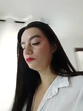 Demy Rhoades online show from November 18, 2025, 2:09 pm