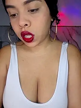 Yemaly Lee online show from May 25, 2026, 10:52 pm