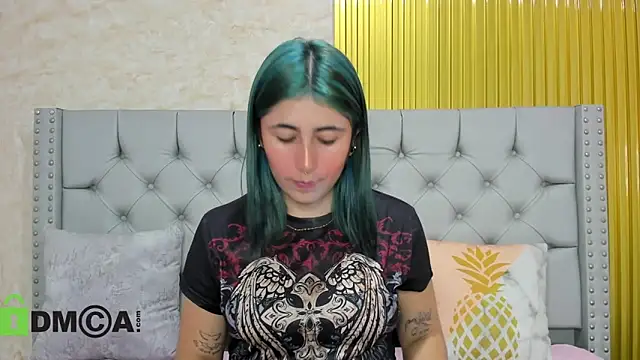 Snapshot of Skarlet_04 chatting on November 28, 2025, 5:46 pm Skarlet 04 online show from November 28, 2025, 5:46 pm