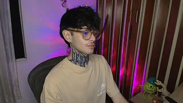 Mihail leroy online show from November 27, 2025, 3:18 am