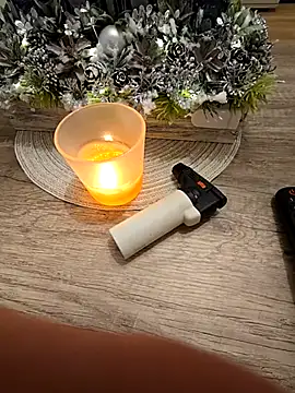 Snapshot of Ungi8961 chatting on December 2, 2025, 6:53 pm Ungi8961 online show from December 2, 2025, 6:53 pm