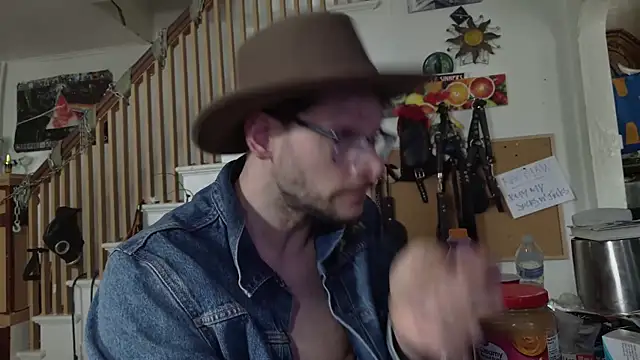 Snapshot of MasterDaddyCool chatting on April 26, 2026, 7:33 pm MasterDaddyCool online show from April 26, 2026, 7:33 pm