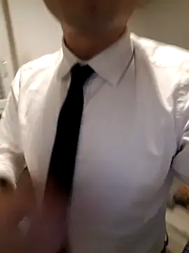 Snapshot of GentlemanMoney_ chatting on October 29, 2025, 4:39 pm GentlemanMoney  online show from October 29, 2025, 4:39 pm