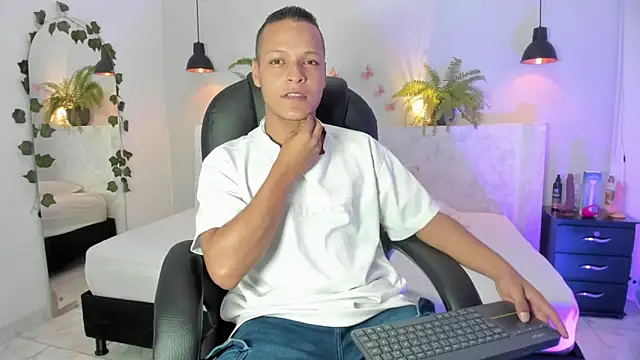 Ricky Owens1 online show from September 14, 2025, 1:00 pm