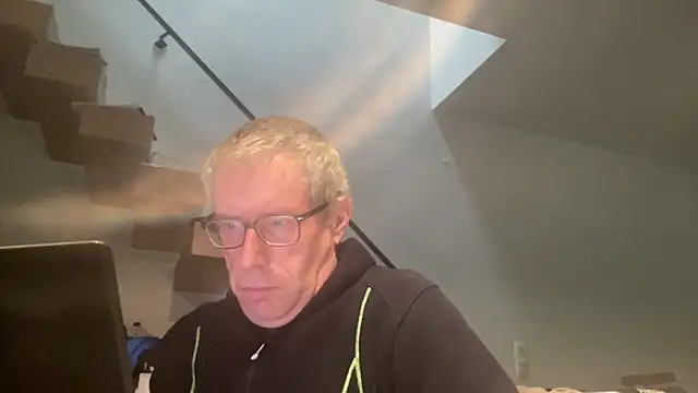 choupipat1 online show from November 19, 2025, 8:14 am