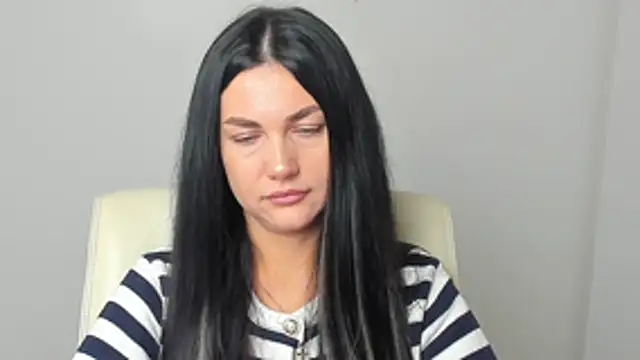 Lune Moon online show from November 27, 2025, 6:47 am