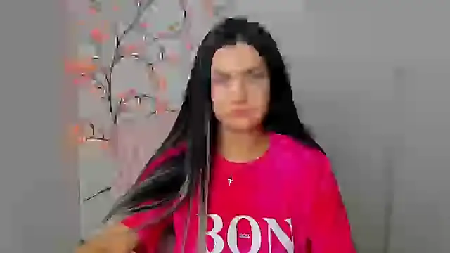 Lune Moon online show from May 18, 2026, 5:23 am