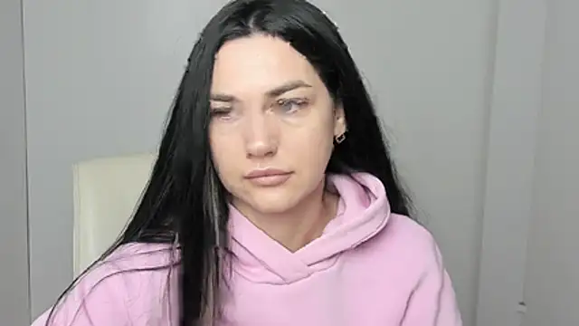 Lune Moon online show from November 4, 2025, 6:06 am