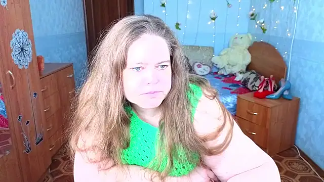 Audrey Aura online show from October 27, 2025, 6:03 am