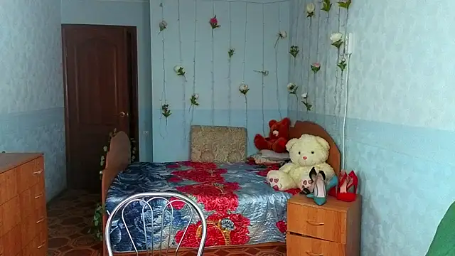 Audrey Aura online show from October 6, 2025, 5:08 am