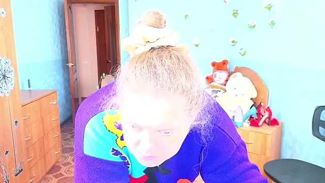 Audrey Aura online show from September 28, 2025, 5:03 am