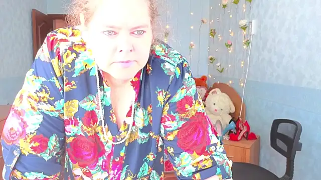 Audrey Aura online show from September 24, 2025, 5:03 am