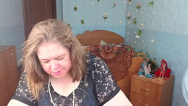 Audrey Aura online show from September 9, 2025, 5:06 am