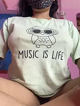 Snapshot of Priyajaanbaby chatting on November 28, 2025, 3:28 am Priyajaanbaby online show from November 28, 2025, 3:28 am