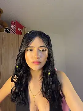 mandy222  online show from April 18, 2026, 4:37 am