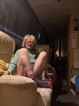 ladyboatlady online show from March 25, 2026, 6:40 pm