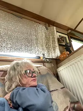 Snapshot of ladyboatlady chatting on February 27, 2026, 1:22 pm ladyboatlady online show from February 27, 2026, 1:22 pm