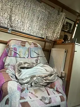 Snapshot of ladyboatlady chatting on February 25, 2026, 7:41 am ladyboatlady online show from February 25, 2026, 7:41 am