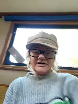 ladyboatlady online show from November 10, 2025, 9:25 am