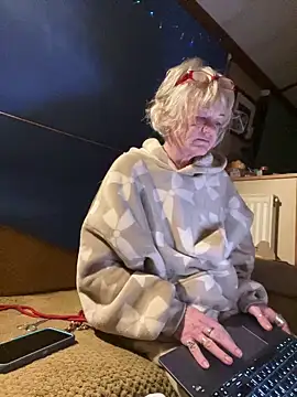 Snapshot of ladyboatlady chatting on February 2, 2026, 6:56 am ladyboatlady online show from February 2, 2026, 6:56 am