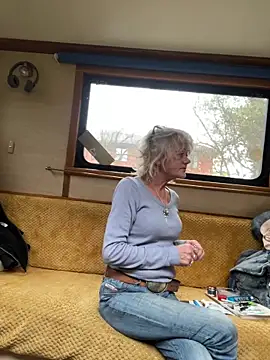 ladyboatlady online show from November 11, 2025, 3:18 pm