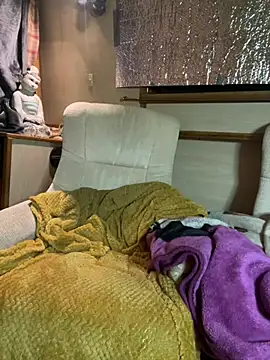 ladyboatlady online show from March 6, 2026, 7:53 pm