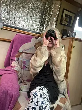 Snapshot of ladyboatlady chatting on February 24, 2026, 7:31 am ladyboatlady online show from February 24, 2026, 7:31 am