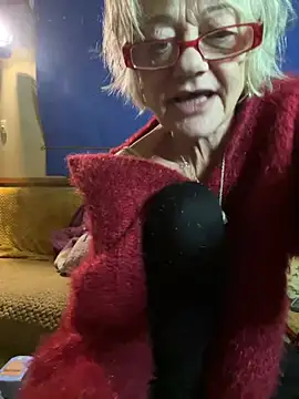 Snapshot of ladyboatlady chatting on January 19, 2026, 6:17 am ladyboatlady online show from January 19, 2026, 6:17 am