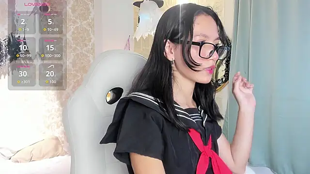 LilyThea online show from October 15, 2025, 9:01 pm